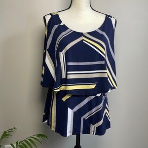 .Artex Fashions Layered  Abstract Print Top Blouse  open Arm Detail Size Large